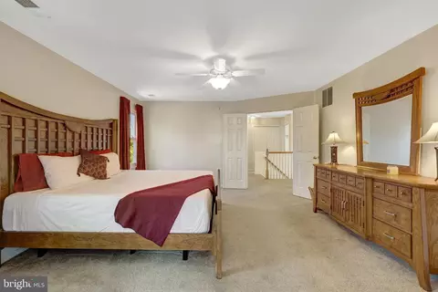 20925 Rubles Mill Ct, Ashburn, VA 20147 photo 32