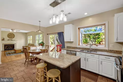 20925 Rubles Mill Ct, Ashburn, VA 20147 photo 14