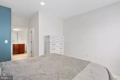 Bedroom - 42791 Macbeth Ter, Ashburn, VA 20148 photo 8 of 8