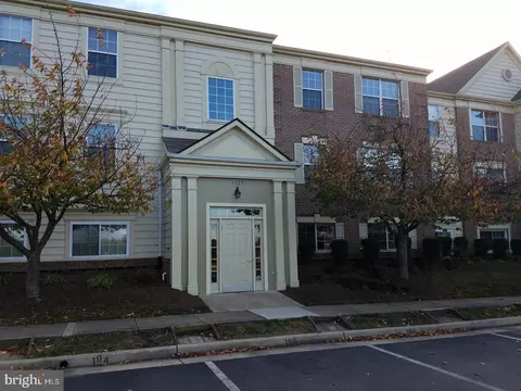 1129 Huntmaster Ter NE #302, Leesburg, VA 20176