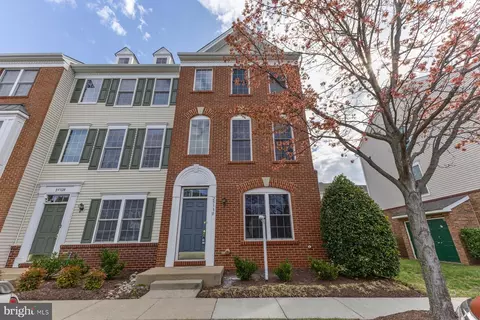 25330 Shipley Ter, Chantilly, VA 20152
