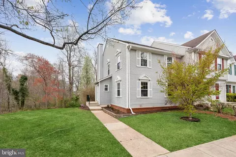 316 Felsted Ct, Sterling, VA 20165
