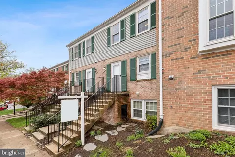 1049 C Brixton Ct, Sterling, VA 20164