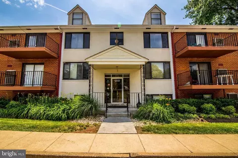 125 B Clubhouse Dr SW #3, Leesburg, VA 20175