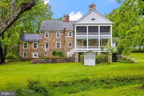 16158 Clarkes Gap Rd, Waterford, VA 20197