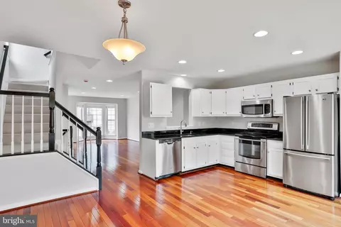 20198 Bar Harbor Ter, Ashburn, VA 20147 photo 2