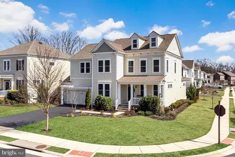 24642 Black Willow Dr, Aldie, VA 20105