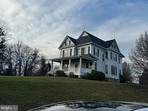 39100 E Colonial Hwy, Hamilton, VA 20158