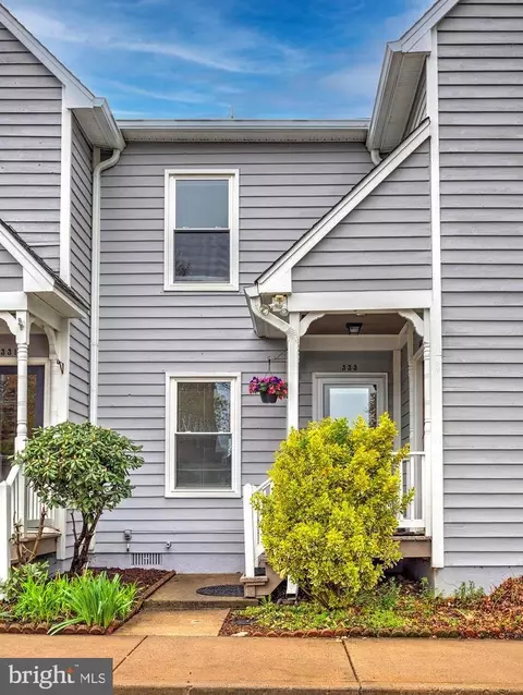 333 Harrison St SE, Leesburg, VA 20175