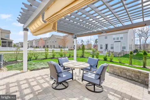 Exterior - 22835 Trailing Rose Ct, Ashburn, VA 20148 photo 4 of 15