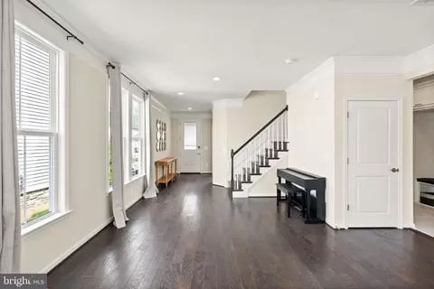Entry Way - 22835 Trailing Rose Ct, Ashburn, VA 20148 photo 5 of 23