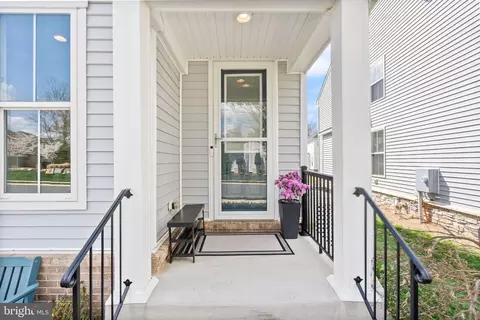 Exterior - 22835 Trailing Rose Ct, Ashburn, VA 20148 photo 2 of 15