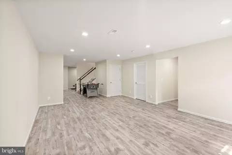 Living - 22835 Trailing Rose Ct, Ashburn, VA 20148 photo 4 of 4