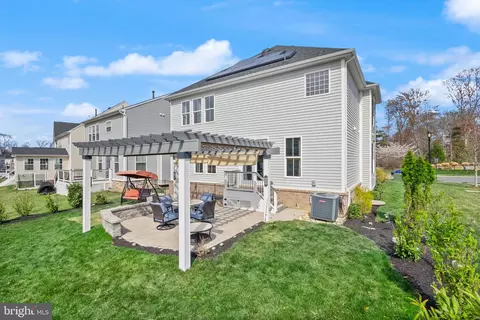 Exterior - 22835 Trailing Rose Ct, Ashburn, VA 20148 photo 7 of 15