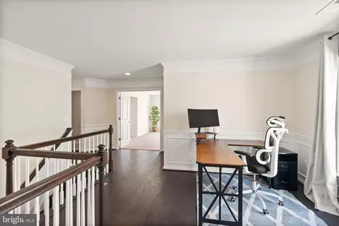 Entry Way - 22835 Trailing Rose Ct, Ashburn, VA 20148 photo 11 of 23