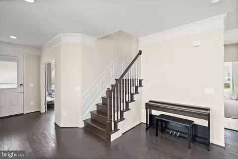 Entry Way - 22835 Trailing Rose Ct, Ashburn, VA 20148 photo 8 of 23