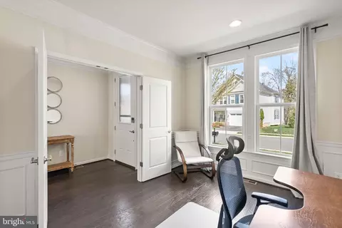 Entry Way - 22835 Trailing Rose Ct, Ashburn, VA 20148 photo 4 of 23