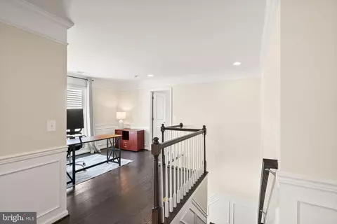 Entry Way - 22835 Trailing Rose Ct, Ashburn, VA 20148 photo 9 of 23