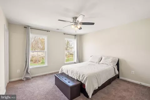 Bedroom - 22835 Trailing Rose Ct, Ashburn, VA 20148 photo 6 of 8