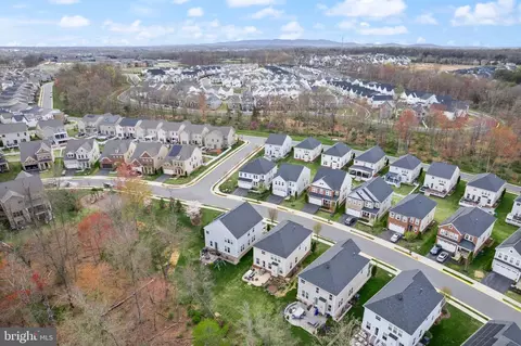 View/Area - 22835 Trailing Rose Ct, Ashburn, VA 20148 photo 5 of 7