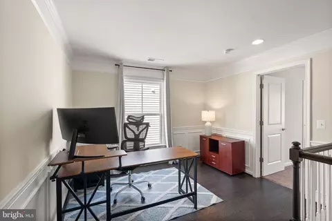 Entry Way - 22835 Trailing Rose Ct, Ashburn, VA 20148 photo 10 of 23