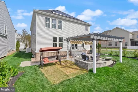 Exterior - 22835 Trailing Rose Ct, Ashburn, VA 20148 photo 9 of 15