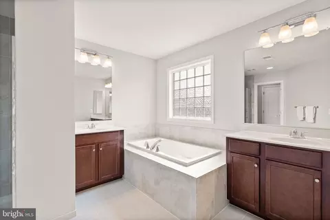 Entry Way - 22835 Trailing Rose Ct, Ashburn, VA 20148 photo 13 of 23