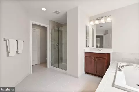 Entry Way - 22835 Trailing Rose Ct, Ashburn, VA 20148 photo 15 of 23