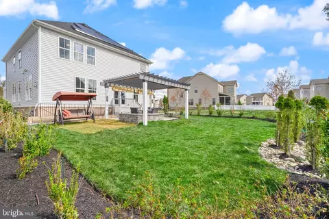 Exterior - 22835 Trailing Rose Ct, Ashburn, VA 20148 photo 10 of 15