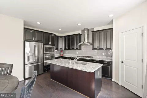 Kitchen - 22835 Trailing Rose Ct, Ashburn, VA 20148 photo 1 of 2