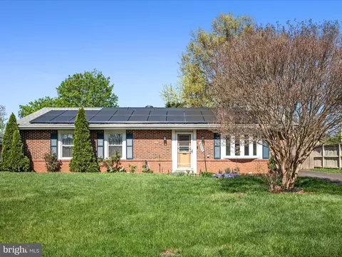 807 N Amelia St N, Sterling, VA 20164