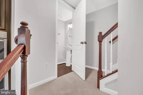 42482 Benfold Sq, Ashburn, VA 20148 photo 13