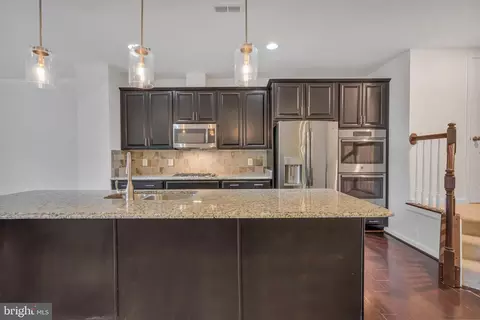 42482 Benfold Sq, Ashburn, VA 20148 photo 3
