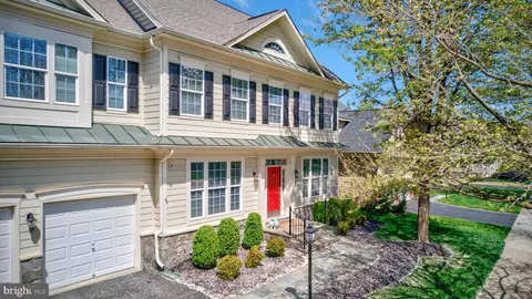 44136 Riverpoint Dr, Leesburg, VA 20176