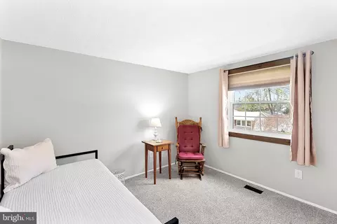 908 E Roanoke Rd E, Sterling, VA 20164 photo 19
