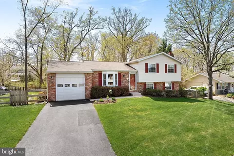 908 E Roanoke Rd E, Sterling, VA 20164 photo 2
