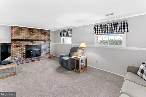 908 E Roanoke Rd E, Sterling, VA 20164 photo 27