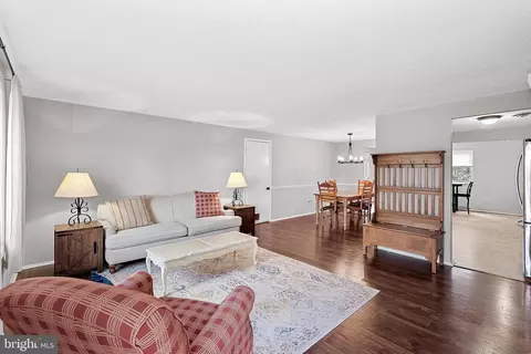 908 E Roanoke Rd E, Sterling, VA 20164 photo 4