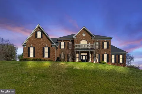 15064 Barlow Dr, Waterford, VA 20197