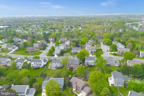 View/Area - 43968 Tavern Dr, Ashburn, VA 20147 photo 6 of 6