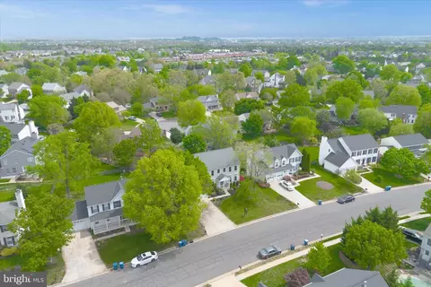 View/Area - 43968 Tavern Dr, Ashburn, VA 20147 photo 2 of 6