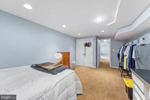 Bedroom - 43968 Tavern Dr, Ashburn, VA 20147 photo 9 of 9