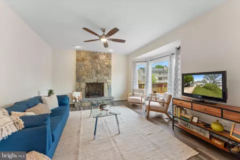 Living - 43968 Tavern Dr, Ashburn, VA 20147 photo 1 of 1