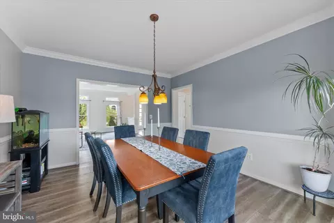 Dining - 43968 Tavern Dr, Ashburn, VA 20147 photo 2 of 2