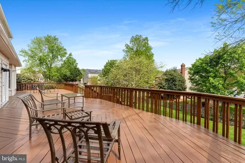 Exterior - 43968 Tavern Dr, Ashburn, VA 20147 photo 6 of 12