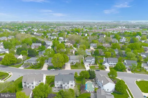 View/Area - 43968 Tavern Dr, Ashburn, VA 20147 photo 4 of 6