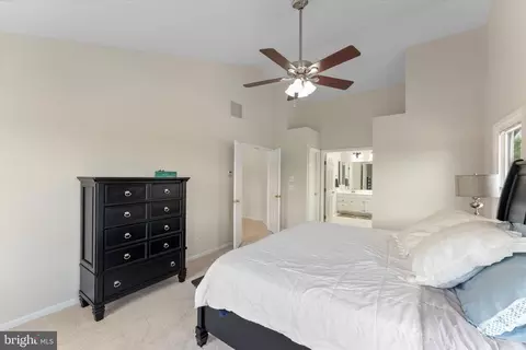 Bedroom - 43968 Tavern Dr, Ashburn, VA 20147 photo 2 of 9