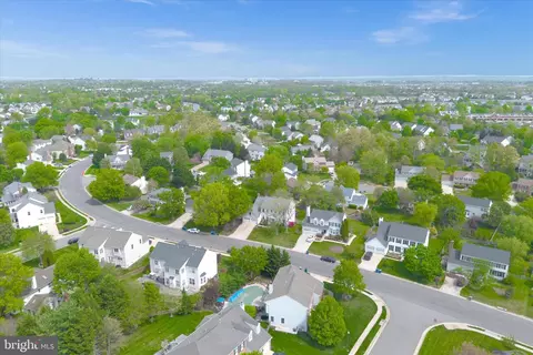 View/Area - 43968 Tavern Dr, Ashburn, VA 20147 photo 5 of 6