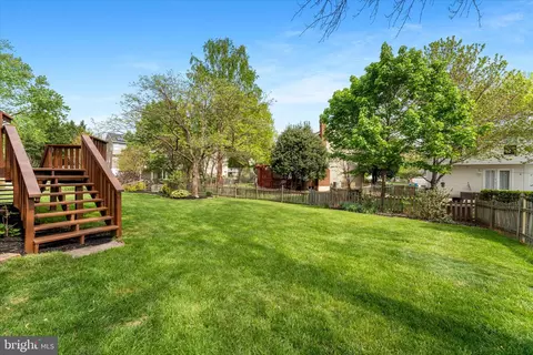 Exterior - 43968 Tavern Dr, Ashburn, VA 20147 photo 11 of 12