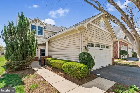 44355 Oakmont Manor Sq, Ashburn, VA 20147